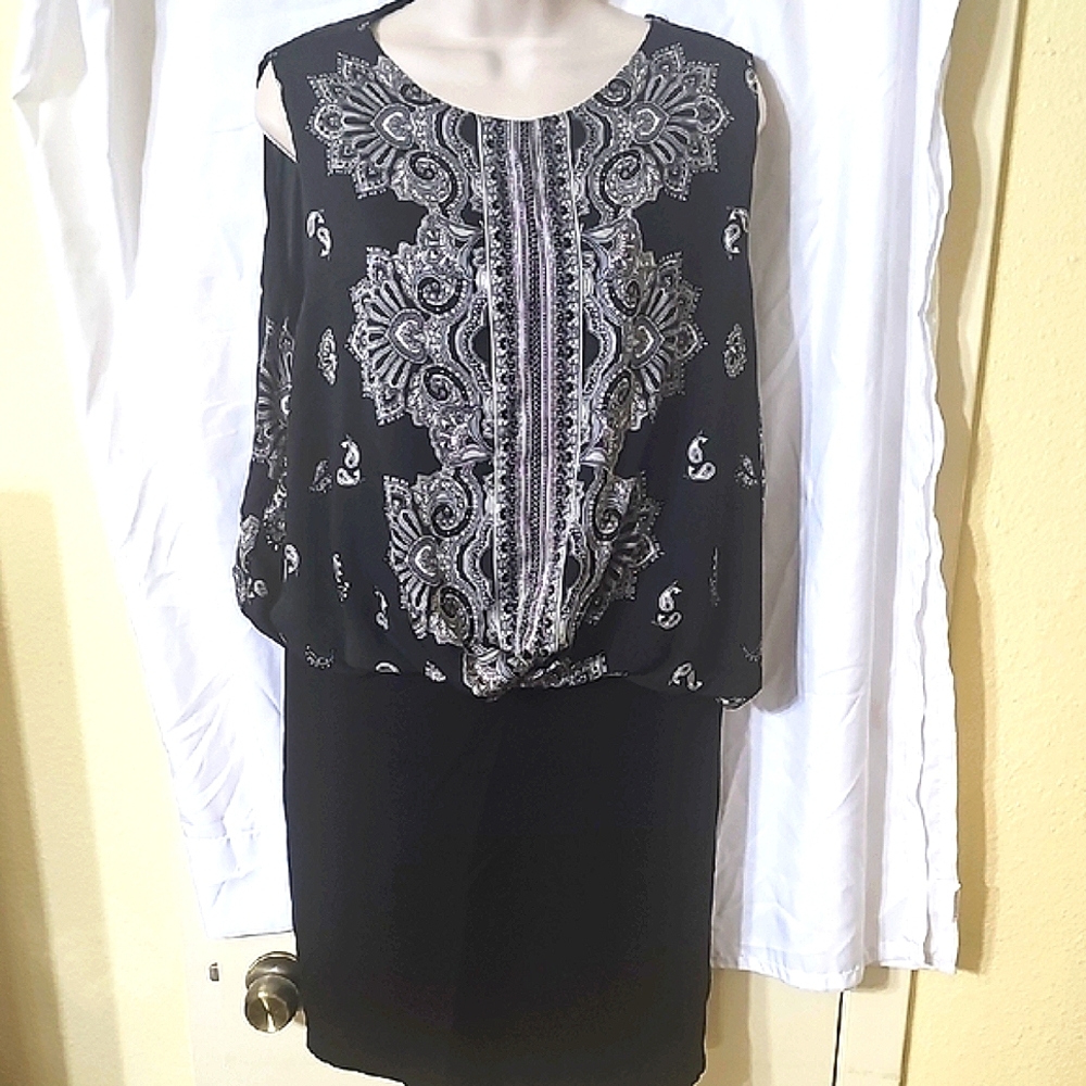 Chic Black and White Paisley Long Sleeve Dress